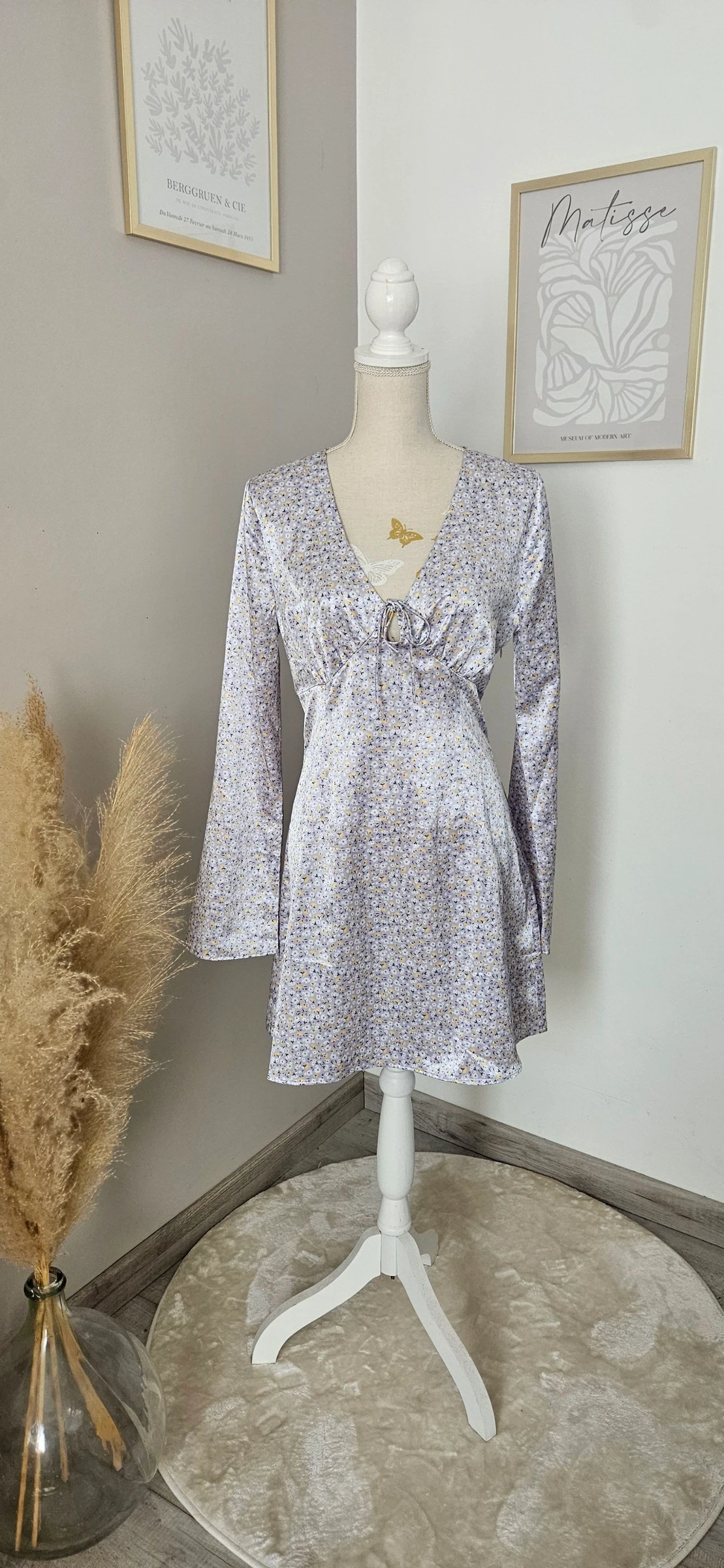 Robe fleurie satinée fleurie taille 40-42